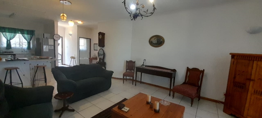 To Let 2 Bedroom Property for Rent in Wavecrest Eastern Cape